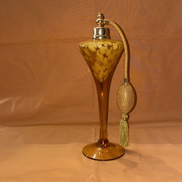 Rare find, vintage brown and white hand blown Alice-Aliya bottle with atomizer - Picture 4 of 5